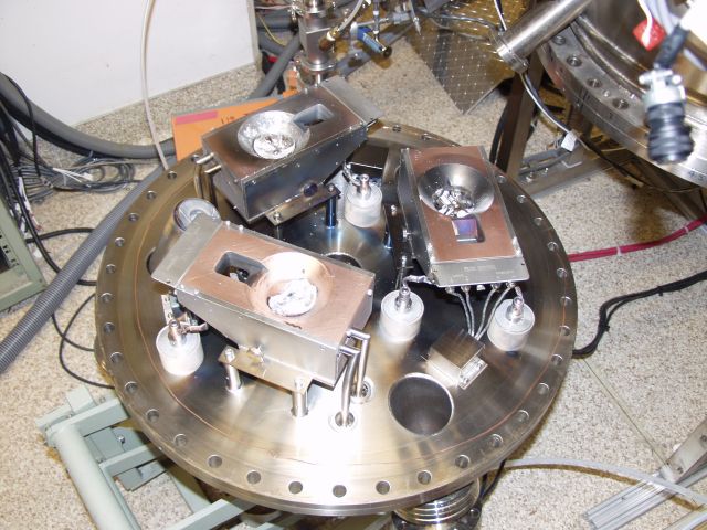 The E-Gun sources on the Oxides chamber